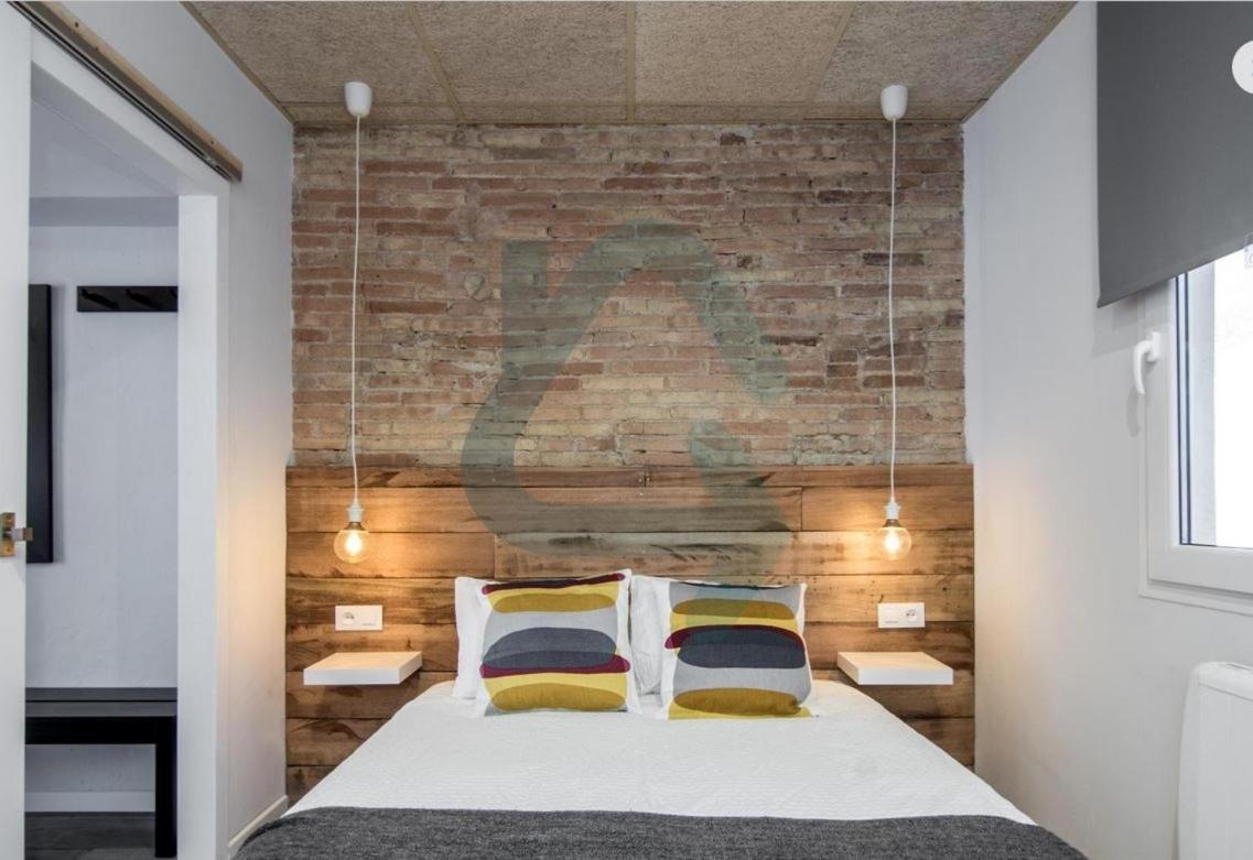 Cozy Apartment In Sants Barcelona Bagian luar foto